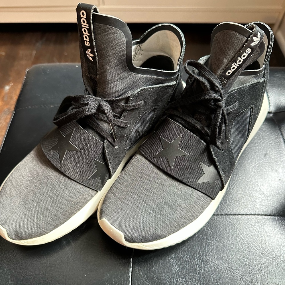 Adidas Tubular Banned From Normal Rita Ora Women’s Size 8 1/2 Shoes